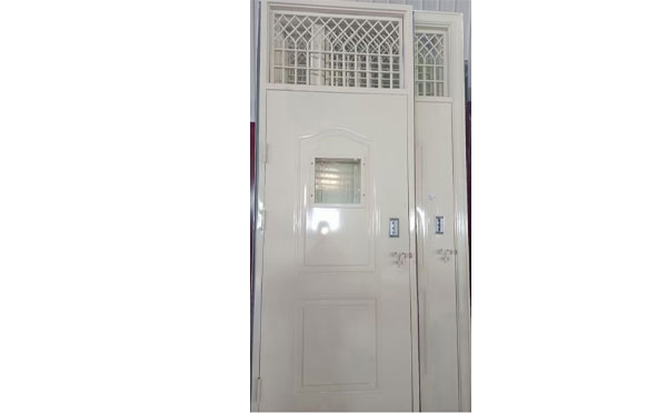 吉木萨尔学校教室门