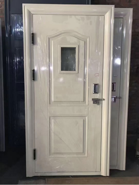 吉木萨尔学校教室门 吉木萨尔学校教室门