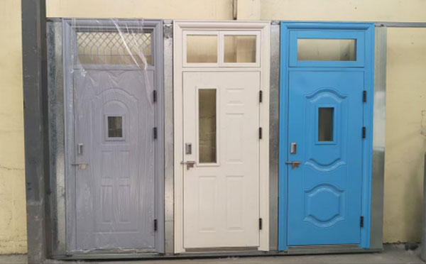 吉木萨尔学校教室门