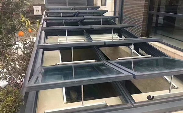 某轨道交通车辆维修车间吉木萨尔排烟窗应用