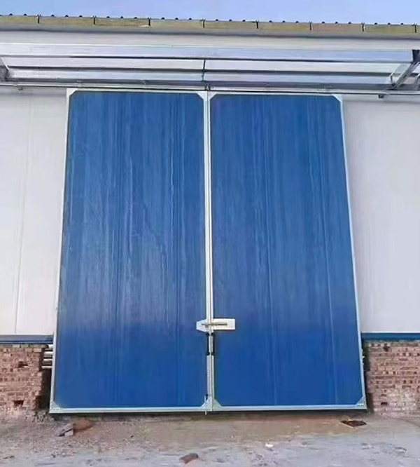 吉木萨尔工业门在大型仓储物流通道中的应用实例